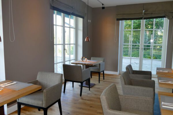 Restaurant 12 (Web) Restaurant 12 (Web)