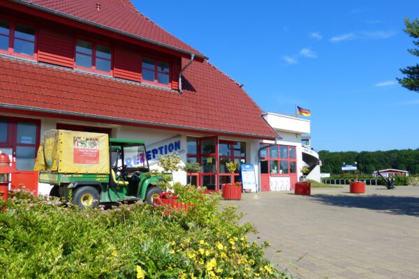 Rezeption 04 (Web) Rezeption 04 (Web)