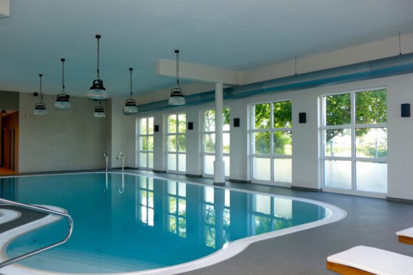 Schwimmbad 03 (Web) Schwimmbad 03 (Web)