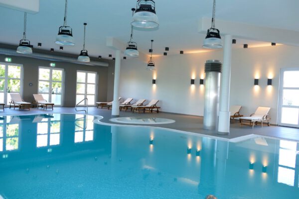 Schwimmbad 05 (Web) Schwimmbad 05 (Web)