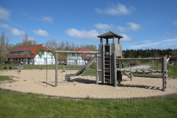 Spielplatz 05 (Web) Spielplatz 05 (Web)