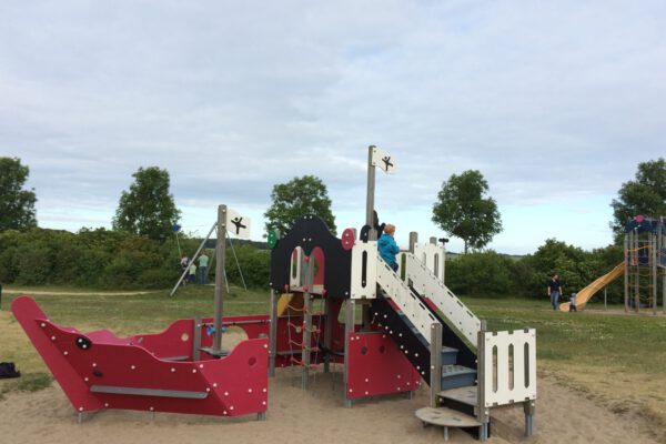 Spielplatz 06 (Web) Spielplatz 06 (Web)